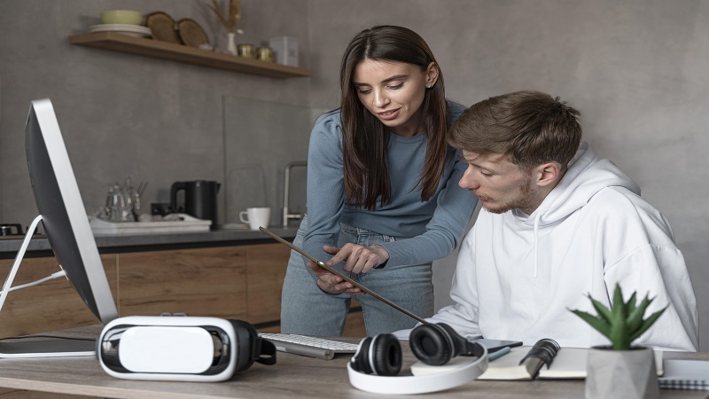Tech TheHomeTrotters .com